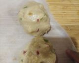 A picture of step 4 of Sesame Roll.