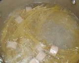 Hình bước làm 2 của món Mì spaghetti xúc xích