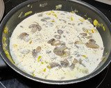 Foto del paso 3 de la receta: Raviolis de calabacín con crema de champiñones