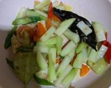 Foto langkah ke 2 dari resep Tumis Labu Jagung.