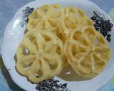 Foto langkah ke 4 dari resep Kue kembang goyang.