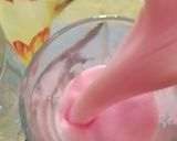 A picture of step 3 of Ice cream shake.