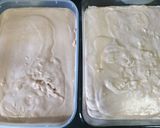 Foto langkah ke 3 dari resep Puding Coklat Terapung.