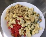 Une image de l'étape 9 de Salade de riz au thon, légumes et feta sauce truffée.