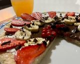 Foto del passaggio 3 della ricetta Because Breakfast Matters 🥞🍓🍌🍫