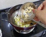 A picture of step 3 of Aloo Matar In Thick Brown Gravy.
