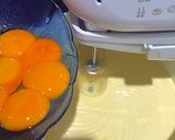 Foto langkah ke 2 dari resep Triple Marble Cake.