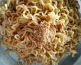Foto langkah ke 1 dari resep Mie Krispi Salted Egg dg Ebi & Seledri.