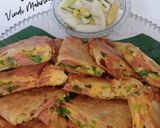 Foto langkah ke 5 dari resep Martabak telur dan acar timun.