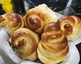 Foto del paso 13 de la receta: Pancitos con crema en forma de torres