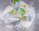 Hình bước làm 2 của món Kem túi bơ sữa chua trái cây