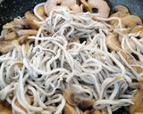 Foto del paso 8 de la receta: Champiñones con Gambas y Gulas