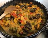 Une image de l'étape 11 de Poulet au curry,poivrons tricolores et pruneaux.