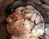 A picture of step 4 of Chicken Curry (with Almond + Poppy Seeds).