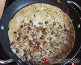A picture of step 9 of Omelette with fresh broad beans.