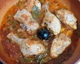 Foto del paso 7 de la receta: Pollo en salsa escabechada agridulce a los aromas de limón negro