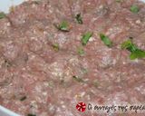 A picture of step 1 of Mini meatloaves with potatoes in the oven.