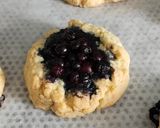 Une image de l'étape 6 de Biscuits aux myrtilles.