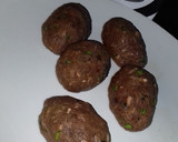 A picture of step 2 of Meat kofta with naan bread.