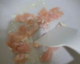 รูปขั้นตอนการทำที่ 2 ของ ผัดมักกะโรนีไก่,กุ้ง