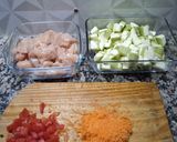 Foto del paso 1 de la receta: Tortilla al horno con pollo y zucchini