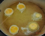 A picture of step 5 of Frozen Fried Egg  نیمرو با تخم مرغ یخ زده.
