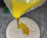 Foto langkah ke 2 dari resep Garlic Cheese Bread.