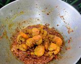 A picture of step 5 of Prawn Masala curry.