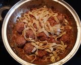 Foto del paso 9 de la receta: Tallarines con albóndigas
