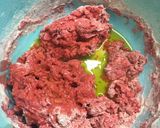 Foto langkah ke 2 dari resep Donat Crispy Red Velvet.