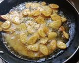 A picture of step 2 of Kaaya Varuthatha / Banana Chips.