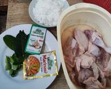 Foto langkah ke 1 dari resep Ayam serundeng simple + sambal.