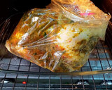 Foto del paso 9 de la receta: Pollo asado en bolsa al horno con ras el hanout propio