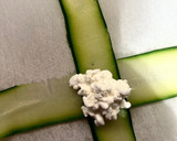 Foto del paso 4 de la receta: Rollitos de calabacín 🥒 y queso cottage 🧀 en airfryer