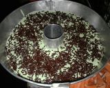 Foto langkah ke 5 dari resep Pandan Chiffon Cake.