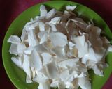 Foto langkah ke 1 dari resep Singkong/ubi kayu kukus (camilan sehat turun menurun).