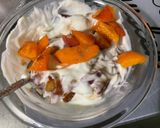 Une image de l'étape 7 de Coupe de skyr aux fraises, prunes et abricot.