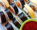 Foto langkah ke 5 dari resep Sushi tuna roll.
