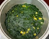 Foto langkah ke 3 dari resep Sayur Bening Daun Kelor Jagung.