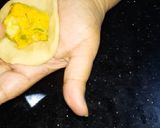 A picture of step 5 of Aloo kachori.