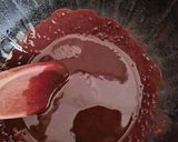 Foto del paso 2 de la receta: Bombones de chocolate casero con corazón de pistacho 💚 de la película Chocolat 📽