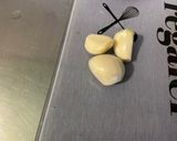 Une image de l'étape 3 de Courgettes et tomates, oignon rouge au bouillon de gambas.