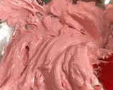 Foto del paso 2 de la receta: Helado de frutos rojos a partir de merengue suizo