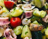 Foto del passaggio 8 della ricetta Antipasto di pesce con salsa al prezzemolo