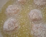 Foto langkah ke 3 dari resep Rice Cheese Chicken Ball.