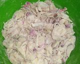 Foto langkah ke 2 dari resep Bawang goreng renyah.