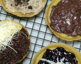 Foto langkah ke 5 dari resep 126. Martabak Manis Mini.