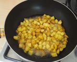 Foto langkah ke 3 dari resep Tumis kentang-wortel sesame.
