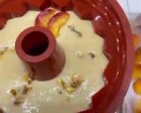 Foto del passaggio 5 della ricetta Torta allo yogurt con pesche e mandorle