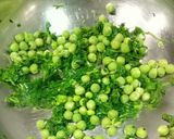 A picture of step 1 of Methi Matar Malai.